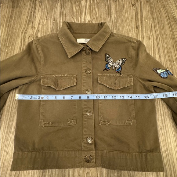 Zara Cropped Olive Green Jacket Butterfly Embroidery - Picture 9 of 10